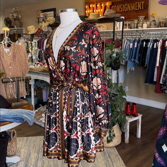 Farm Rio Tapestry Garden V-Neck Belted Wrap Mini Dress NWOT Size Small - Picture 5 of 14